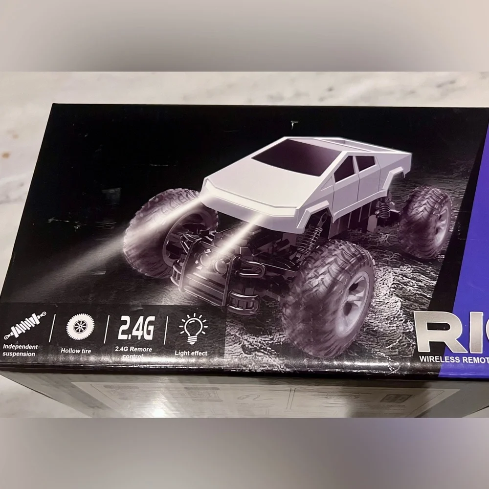 NIB Wireless Remote Control Cyber Truck with Controller - 2.4G - Light Effect